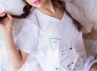 GIRLT果团网 – “澡堂艺术家”林弯弯的浴室美图分享，极致简约又带点调皮