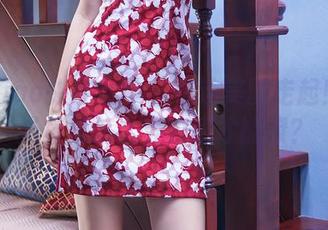 TouTiao头条女神 – 精选美图走起！看看张梓柔怎么穿校服才能撩？