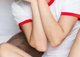 TouTiao头条女神 – 看阿依努尔瓦娅的高跟鞋写真，真的是在挑逗我的审美！
