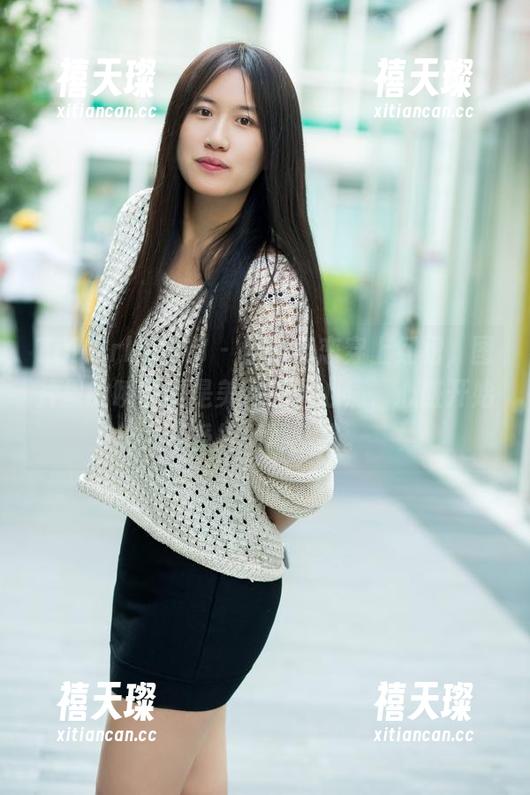 TuiGirl推女郎 - 当何奕恋穿上红裙，图片里的瞬间真是美得让人心痛，心脏开始不受控制地乱跳。
