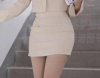 Xiuren秀人网 – Mila嘟嘟学姐的写真精选——总有一种想跟她一起泡图书馆的冲动？