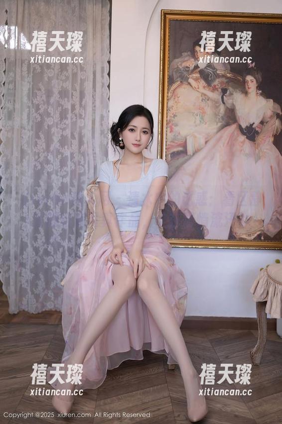 Xiuren秀人网 - 清水中的诱惑：看区静瑶的浴室写真作品，谁在悄悄流汗？