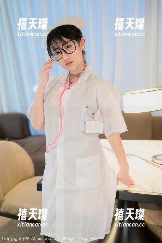 Xiuren秀人网 - 泳衣与夏天——夏甜甜的写真集分享，一场视觉的冒险！