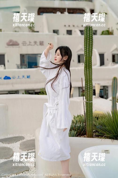 Xiuren秀人网 - 短裤？不止是短裤！孟狐狸FoxYini带你看不一样的写真！