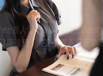 Xiuren秀人网 – 最新徐莉芝Booty写真集：制服诱惑，原来上课不只是学习哦！