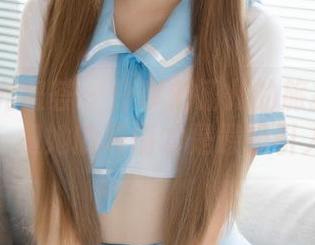 YouMi尤蜜荟 – 分享刘钰儿的旅拍：风景虽美，但她的表情才是最吸引人的！