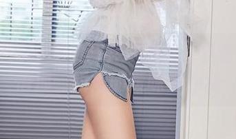 YouMi尤蜜荟 – 陆梓琪黑丝写真合集：体悟那一瞬间的暧昧与冲动