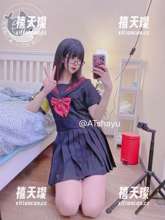 at鲨鱼 滑入可爱的深渊:at鲨鱼写真资源,让人欲罢不能的魅力