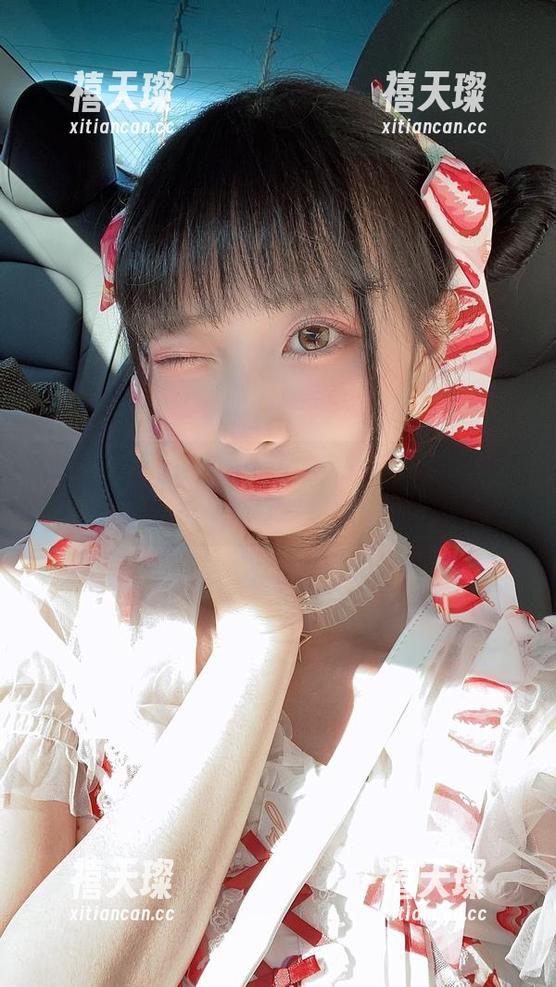 Wendy的校服作品：每一张都是独特的青春气息