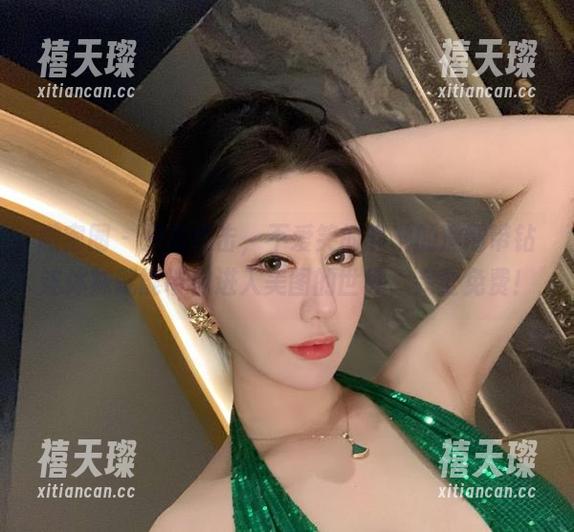 微密圈 - 只需点击，不爱笑的赛琳的渔网带钻连体袜就能带你进入美图的世界，完全免费！
