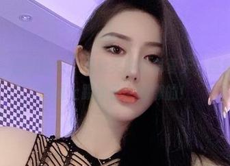 微密圈 – 最新图包：不爱笑的赛琳夏天，感觉就像在海滩上踢沙子，懒懒的！