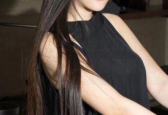 克拉女神 – 每次看到佳莹的自拍，我就想，什么叫写真中的高级感？