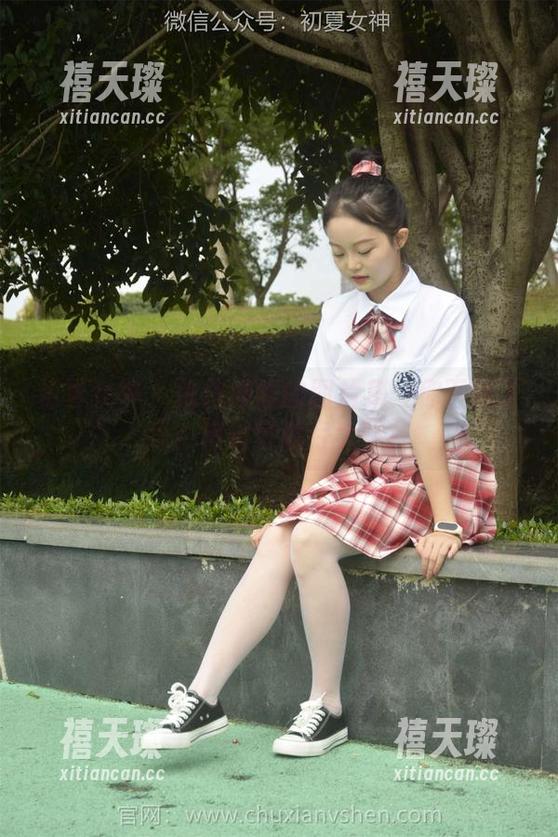 初夏女神 - 依依姐姐的图片集：你下载了吗？错过可就亏大了！