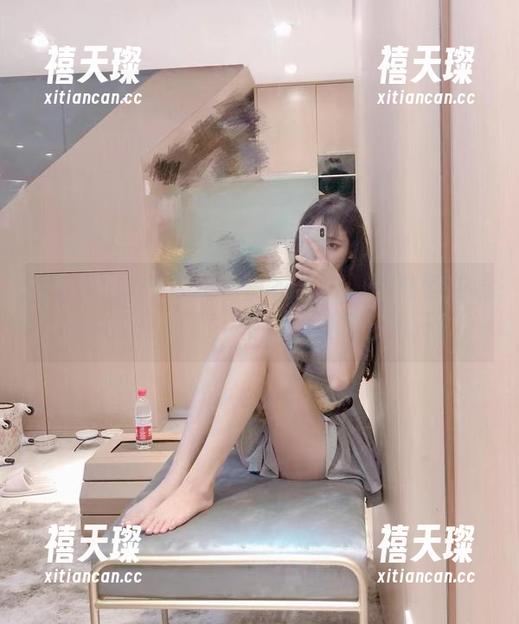 啾小妍Deer和她的皮衣合集：这身姿在镜头前真是绝了，注意力根本移不开！