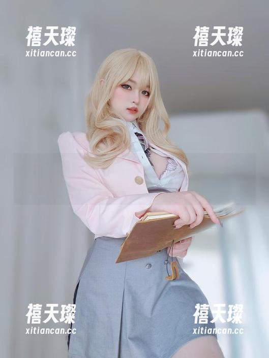 看！女主K的裤里丝图集，免费的内容真是满满的想象空间。