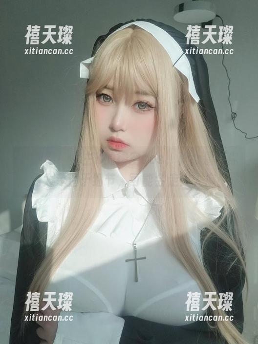 女主K 更新到!女主K的镂空cos,真心建议你别太专注于细节,可能会走火入魔!