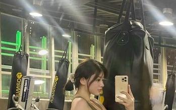 微密圈 – 美腿不可思议，奶宝妹纸的写真图册让你心跳加速！