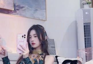 被小小奶瓶儿的白色蕾丝Cos图集圈粉了，这种风格我怎么能拒绝？