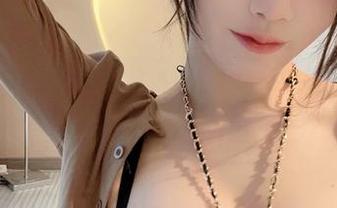 微密圈 – 小玉吃果冻的高清自拍：图片中那些微妙的瞬间，太真实了！