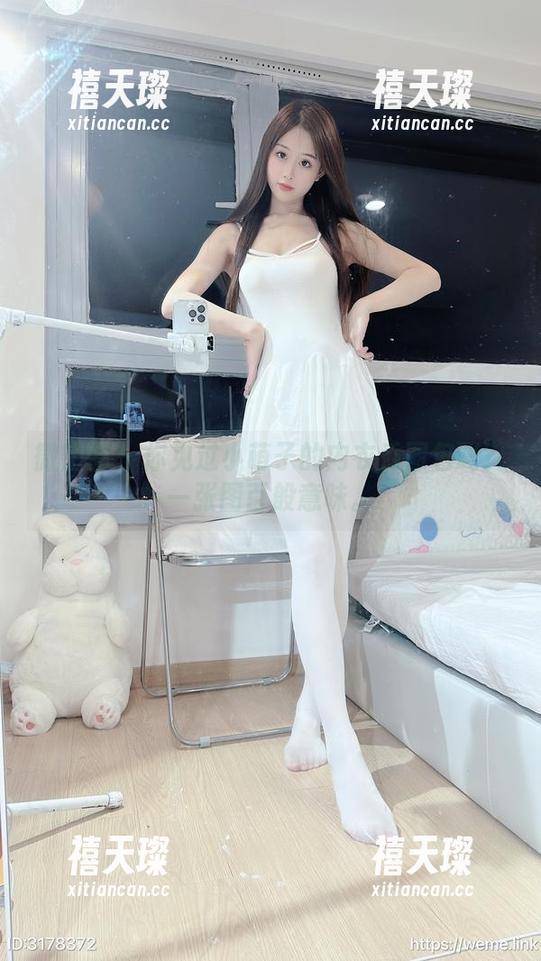 微密圈 - 你见过小萌子的内衣秀图包吗？一张图百般意味。