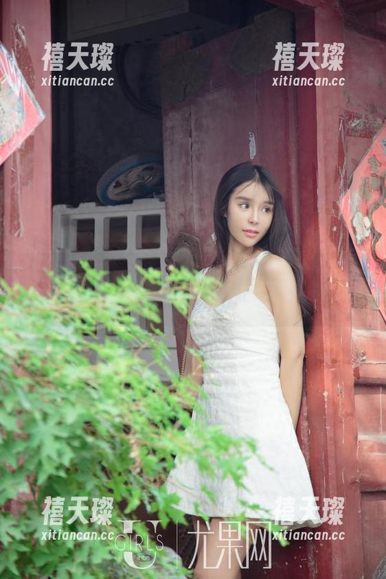 尤果网 - 王语纯的蕾丝写真集原图，光影交错中居然有点小撩人！