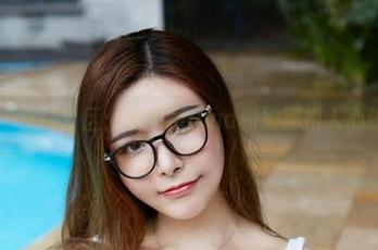 尤物馆 – 在线专区：木木hanna和她那扣人心弦的丝袜