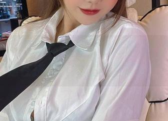 微密圈 – 观看体操服中的张思允，她真的是在挑战我的注意力极限！