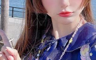 精选彩芸_Nebula作品——人形电脑的柔情，光是看看就让人心跳不止。