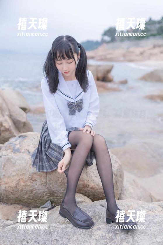 木绵绵OwO原图隐藏的魔法：制服妹抖，哎呀，这腿啊！