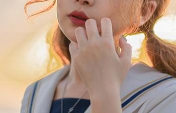 图包大放送：梨瑾瑾穿吊带裙，室内景的别样诱惑！