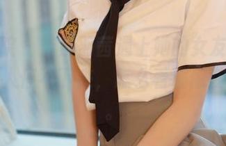 模范学院 – 当慕羽茜遇上她的女友，原图竟然让人停不下来，怎么看都像在讲故事。