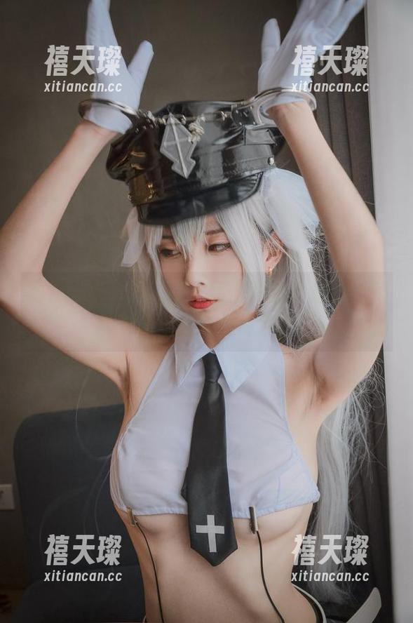 高清图集：清颜颜子穿上黑暗护士服，究竟是性感还是闹剧？