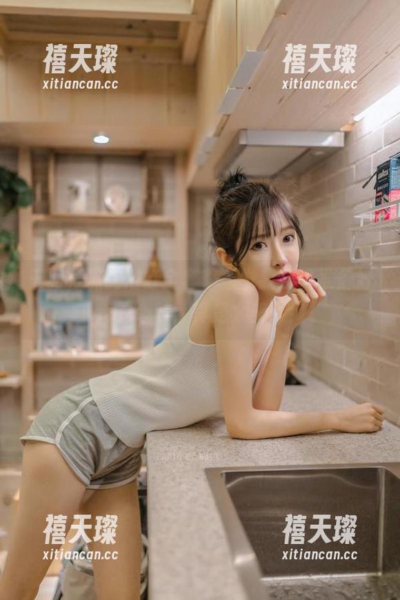 王羽杉抹胸浴缸全套，感觉我应该准备好我的心脏，真是太美了！