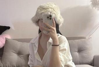 微密圈 – 徜徉在玫桃泡芙的紫色氛围中，观看那些细腻又甜蜜的瞬间
