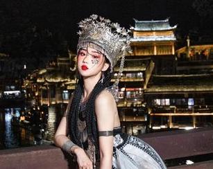 翻看瓦斯塔亚小龙虾的旗袍图，发现图库足以养眼的资源！