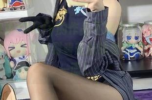 谁说白栎Shirly的作品不够惊艳？她的原图分享，让你看到碧蓝航线雅努斯JK的另一面！