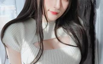 遇见白银81和服，高清壁纸上线。你准备好为它心动了吗？