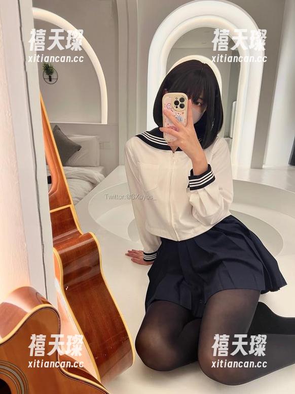 图包分享：眼酱大魔王w的JK少女角色扮演，真的太好玩了！