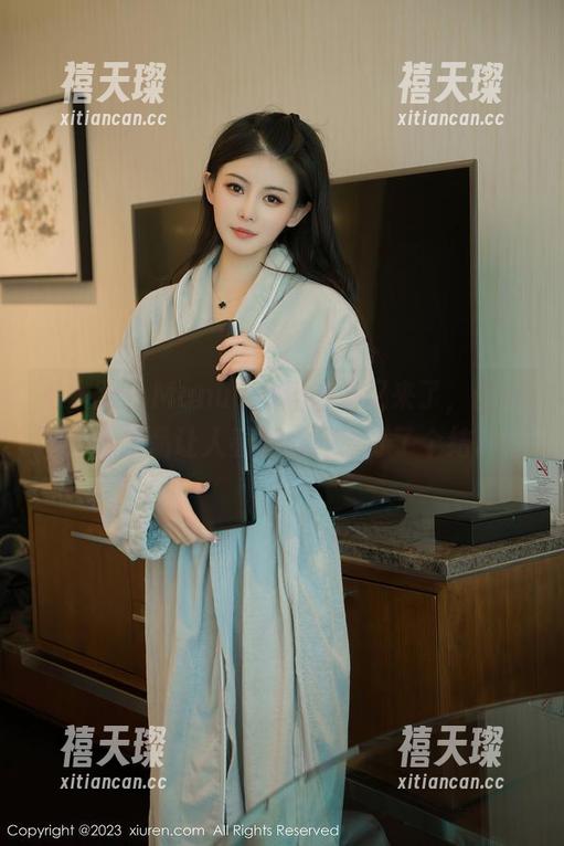 秀人网-Manuela玛鲁娜 秀人网 - Manuela玛鲁娜又来了,最新白丝作品让人看的心里像打了个结。
