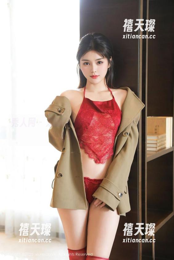 秀人网-伊诺 秀人网 - 双胞胎有个啥?看看伊诺的妹妹私房图包就知道了!