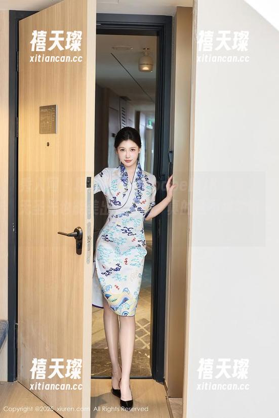 秀人网-糯美子MINIbabe 秀人网 - 糯美子MINIbabe的JK写真,无圣光也能美出新高度,真的是不科学呀!