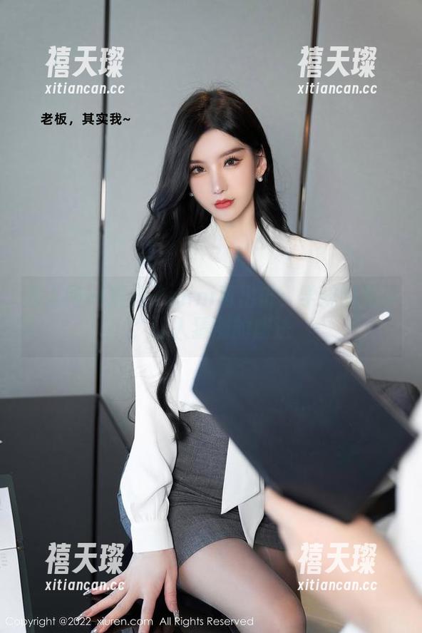 秀人网 - 糯美子mini再出击：学妹的写真，让人猜测的魔法