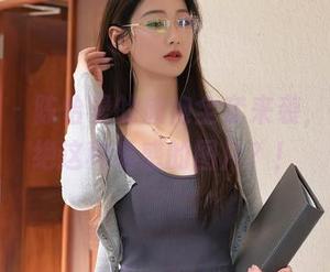 秀人网 – 陈怡曼的旗袍全套来袭，谁能拒绝这种诱惑的图片？！