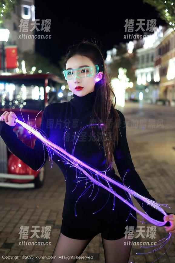 秀人网 - 图片分享：鹿小茜修女的暗黑风格无圣光演绎