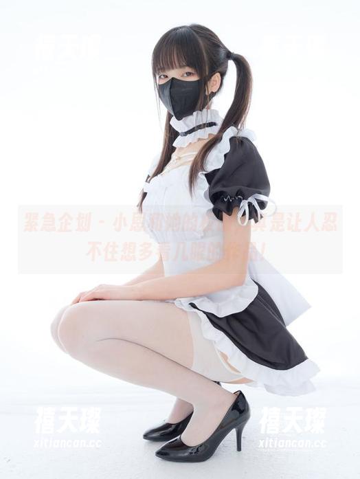 紧急企划 - 小恩和她的校服，真是让人忍不住想多看几眼的作品！