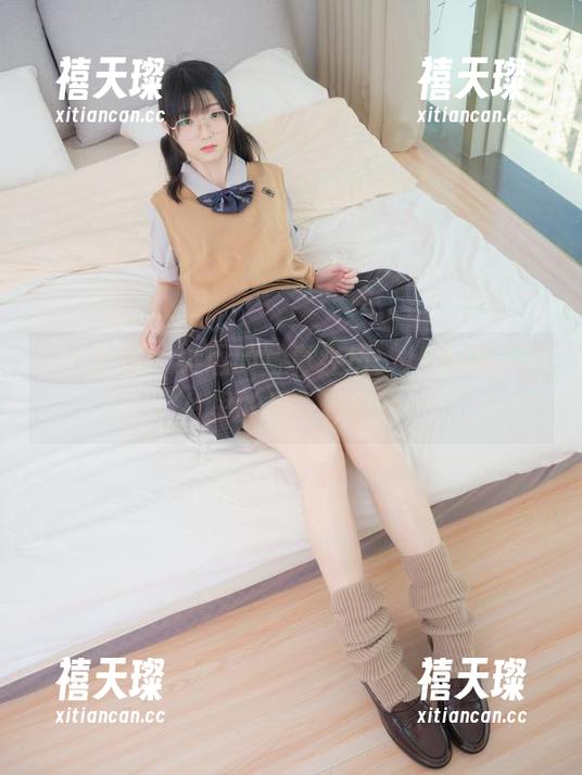 紧急企划-小恩 紧急企划 - 小恩的写真经历:JK经典,照片里的另一种争议