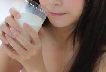 菠萝社 – 王语纯穿和服：高清下载，绝对不能错过的美丽瞬间！