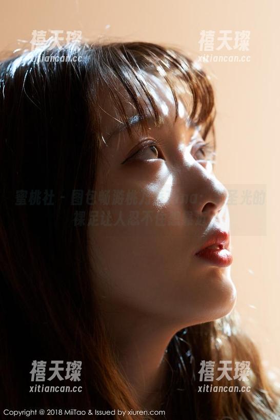 蜜桃社 - 图包畅游桃乃香Tina：无圣光的裸足让人忍不住想靠近