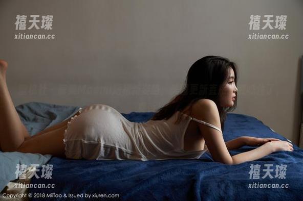蜜桃社 - 萌美Moemi短裙新姿势，美图更新直接把我唬住了，真香！