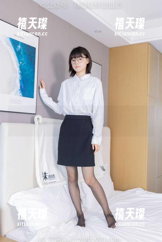 袜啵啵 - 甜甜圈的写真真是冲击视觉，厚黑丝大腿袜竟然如此吸引人！